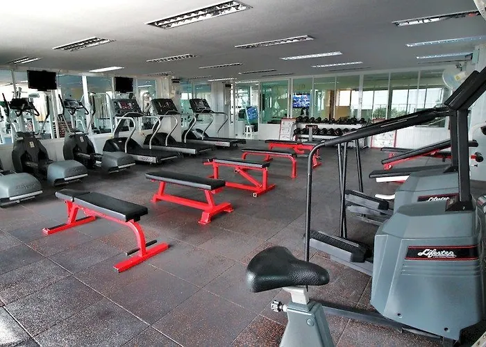 Herberg Ac Sport Village Bangkok